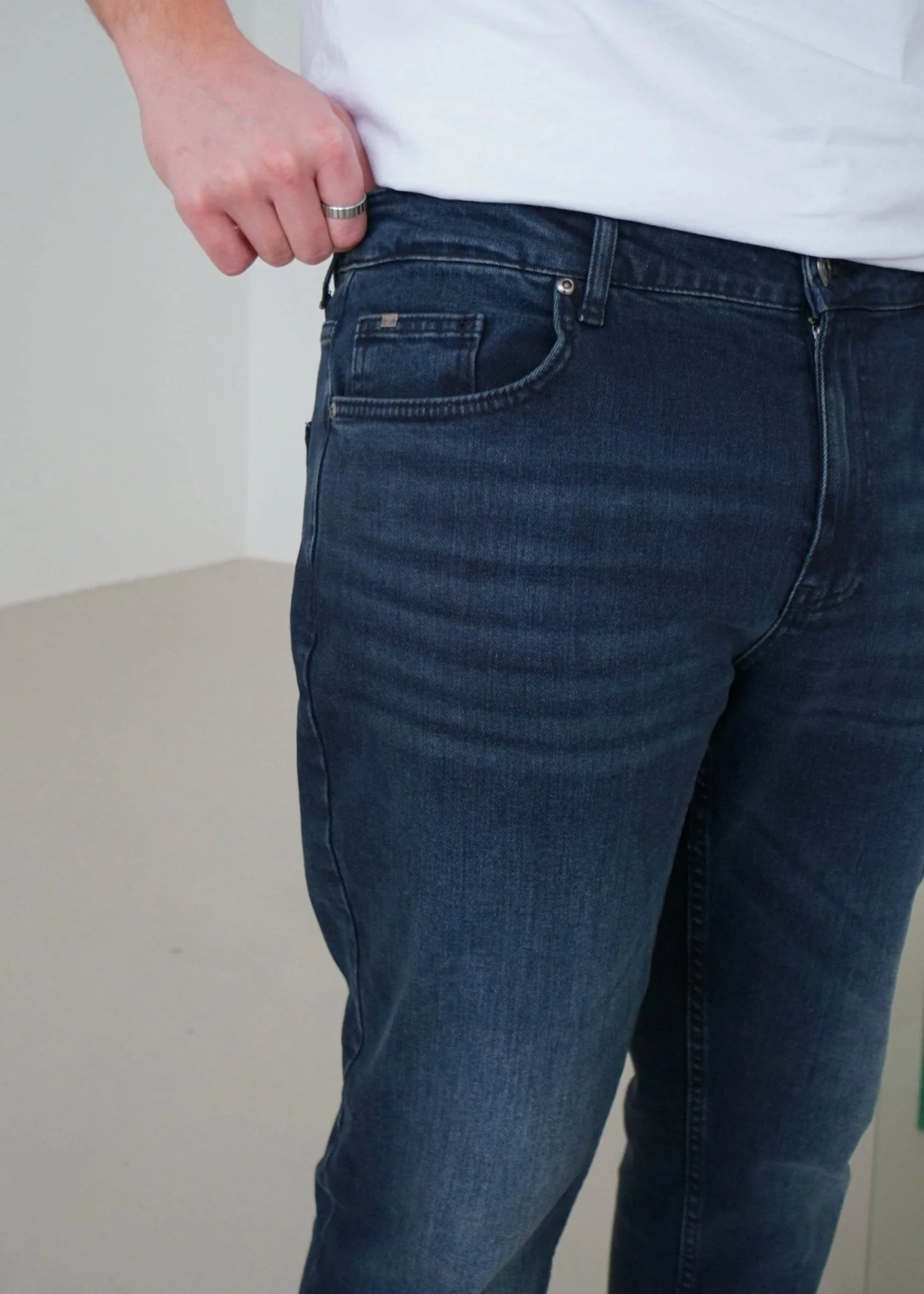 Relaxed Tapered Jeans In Midnight Dark Blue - Image 8